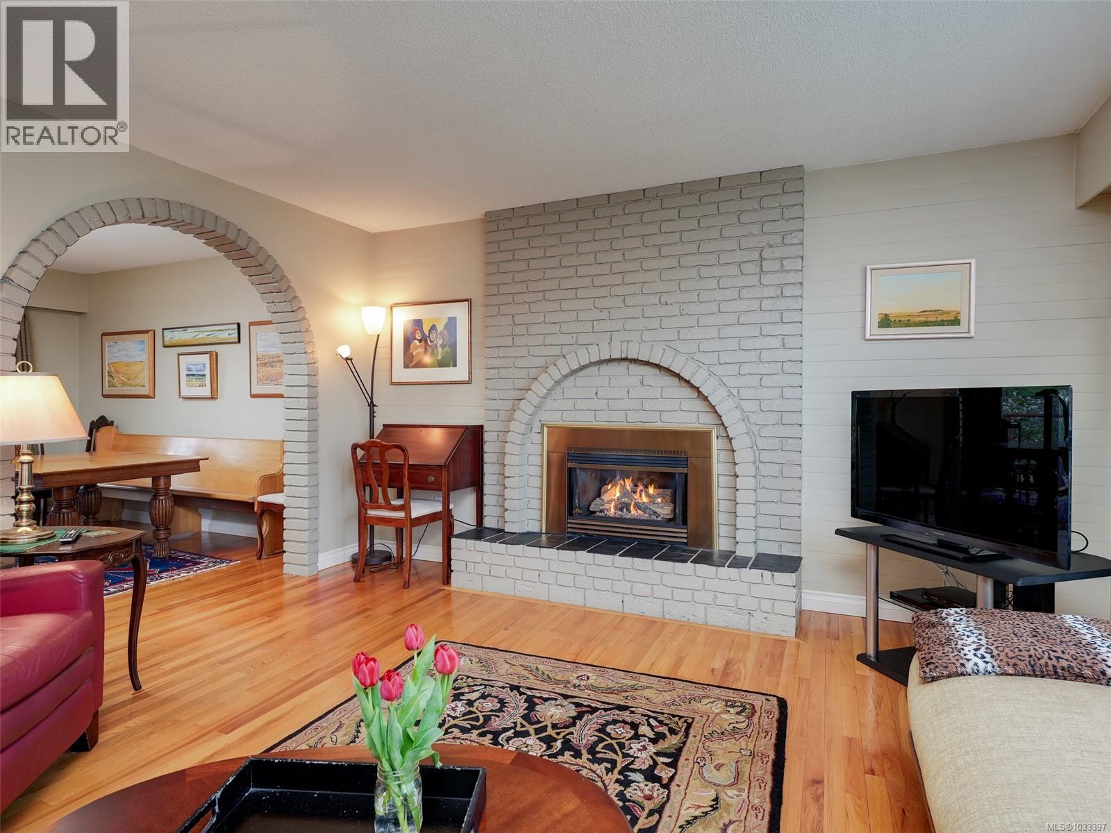  3904 Lexington Avenue, Saanich