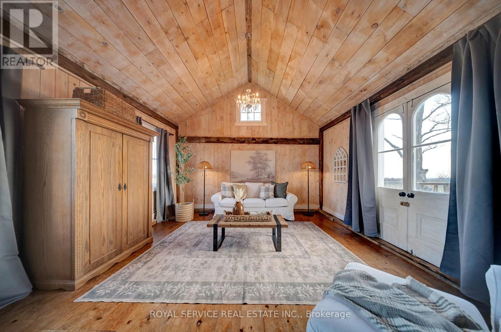 Great Room with vaulted ceilings