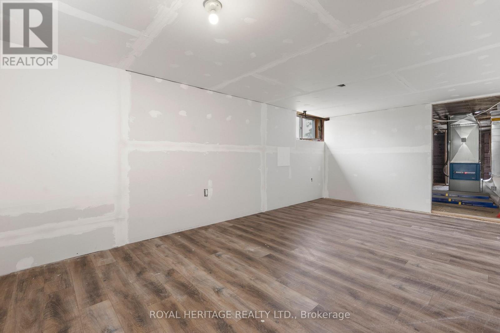 16 FENELON WAY - 22