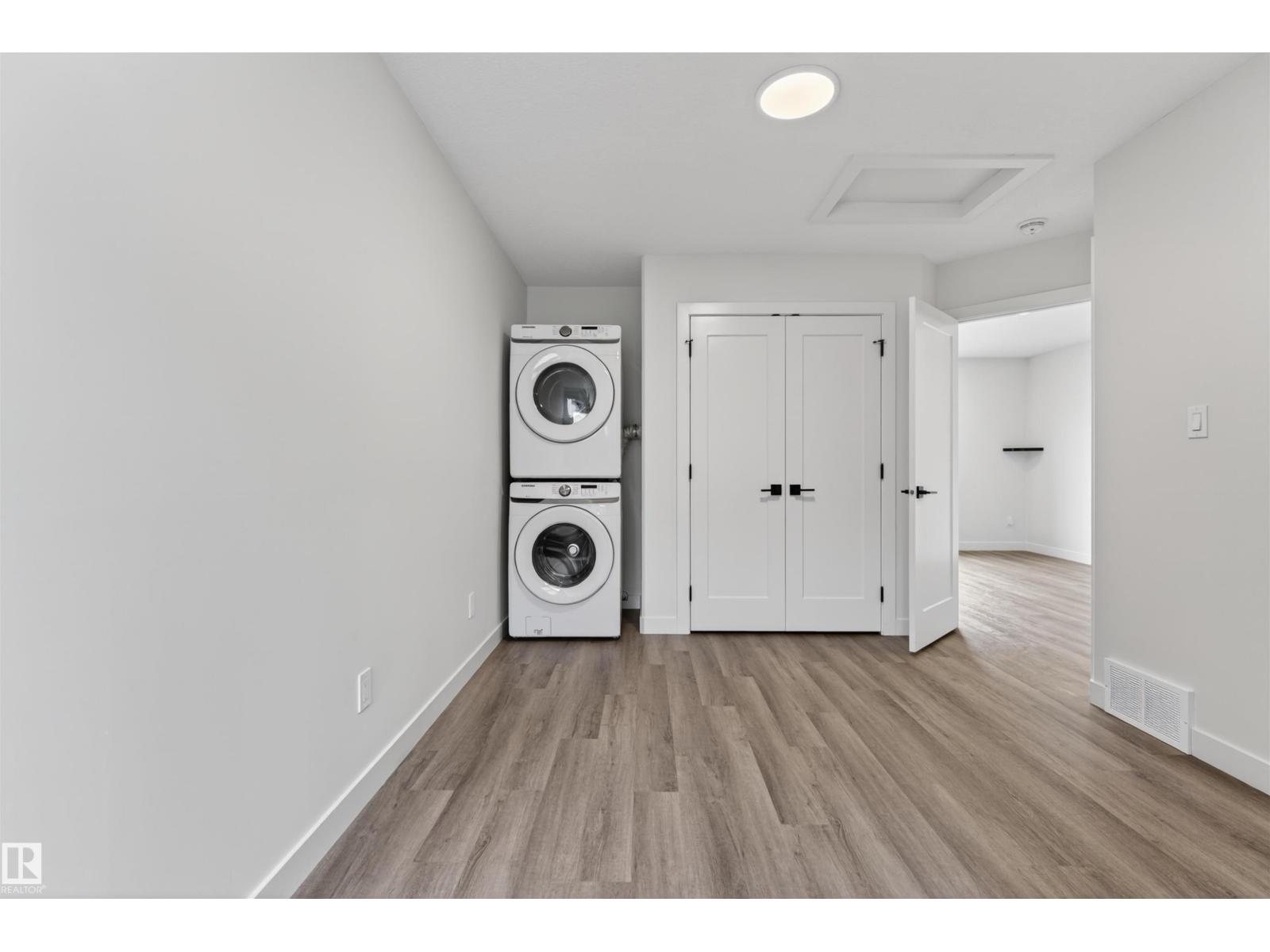 2937 COUGHLAN GR SW, Edmonton