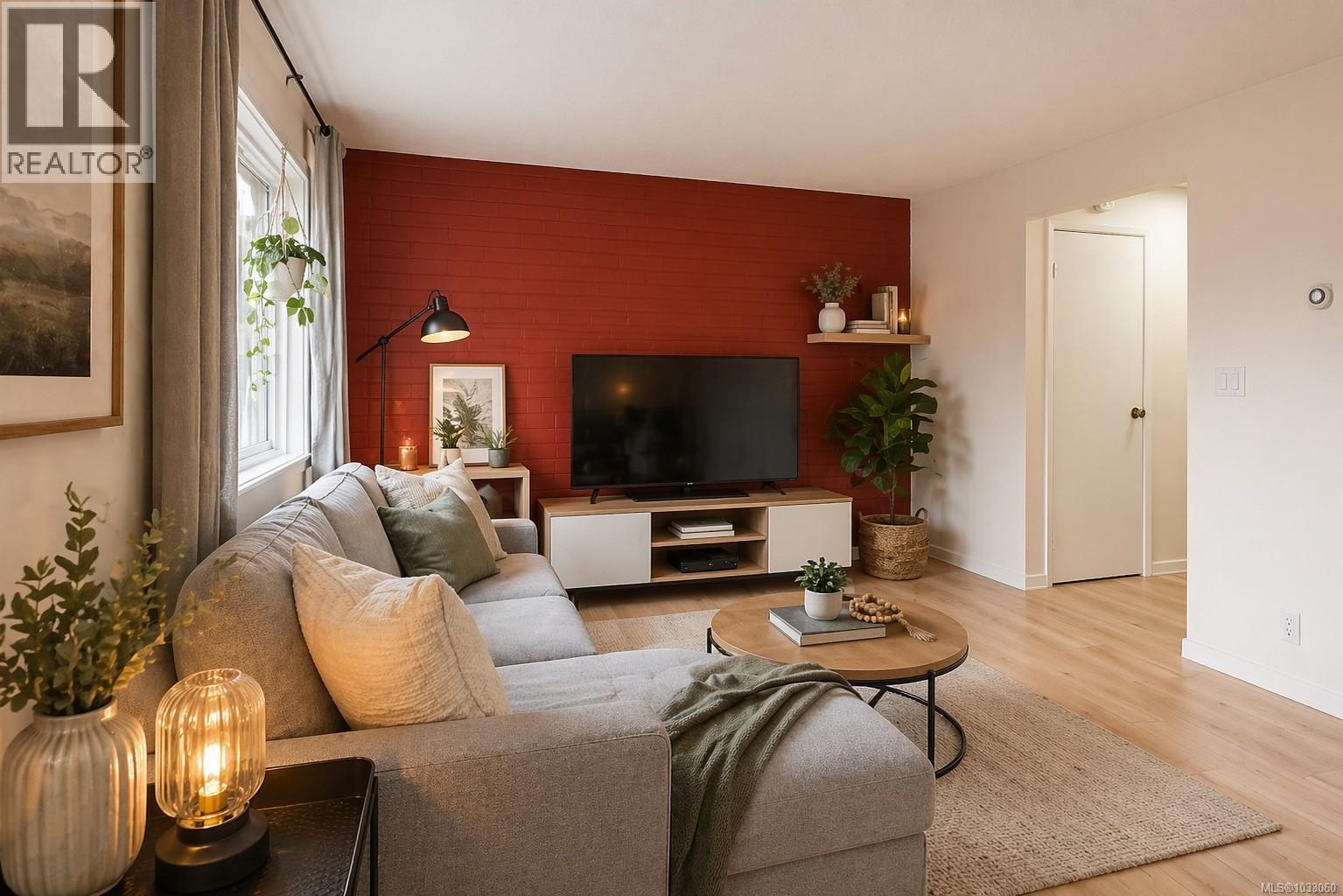 #13 285 Harewood Rd - 10