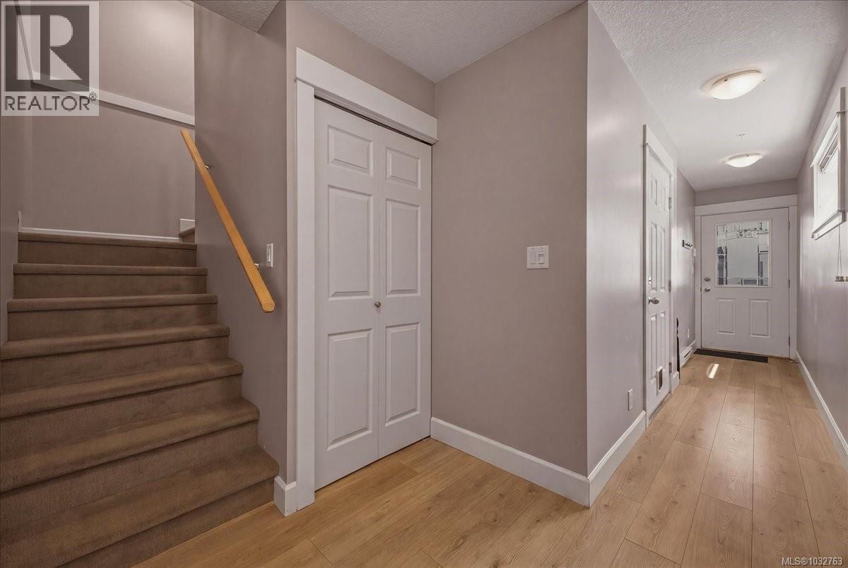 #112 6057 DOUMONT Rd - 21