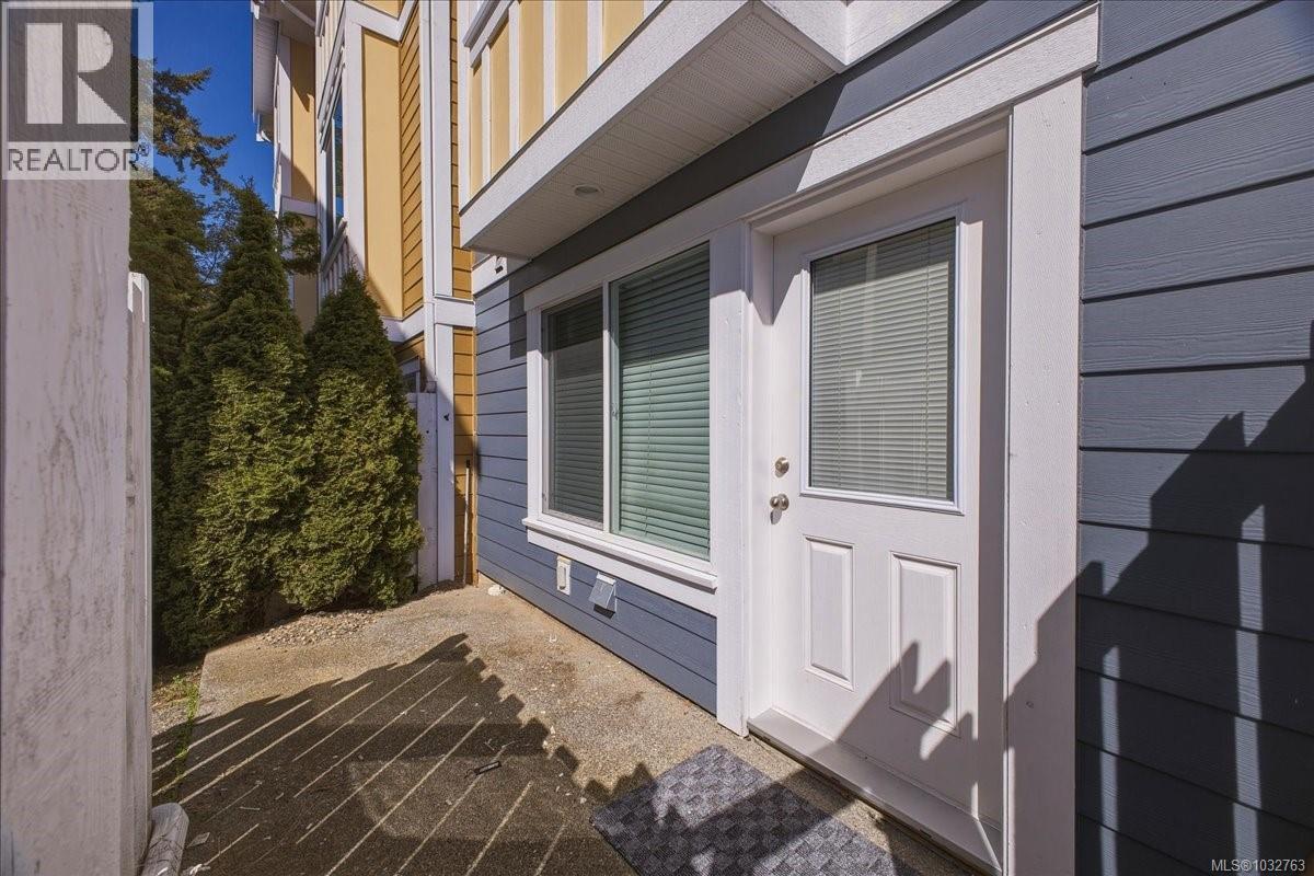 #112 6057 DOUMONT Rd - 22