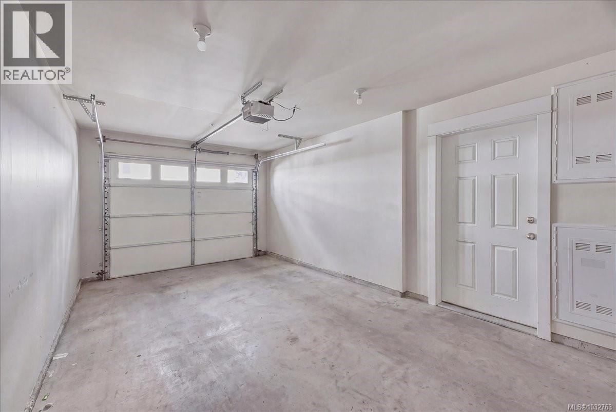 #112 6057 DOUMONT Rd - 24