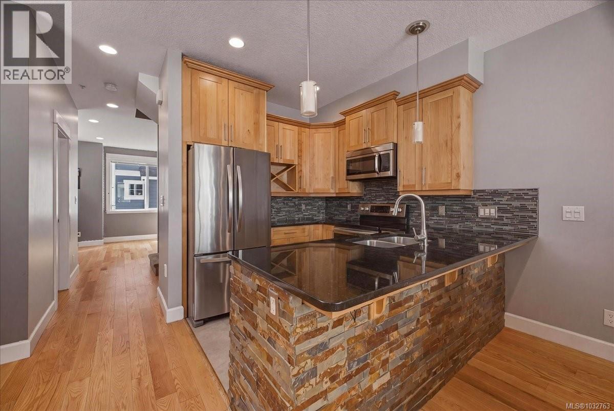 #112 6057 DOUMONT Rd - 3