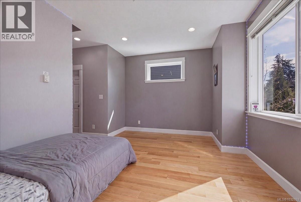 #112 6057 DOUMONT Rd - 9