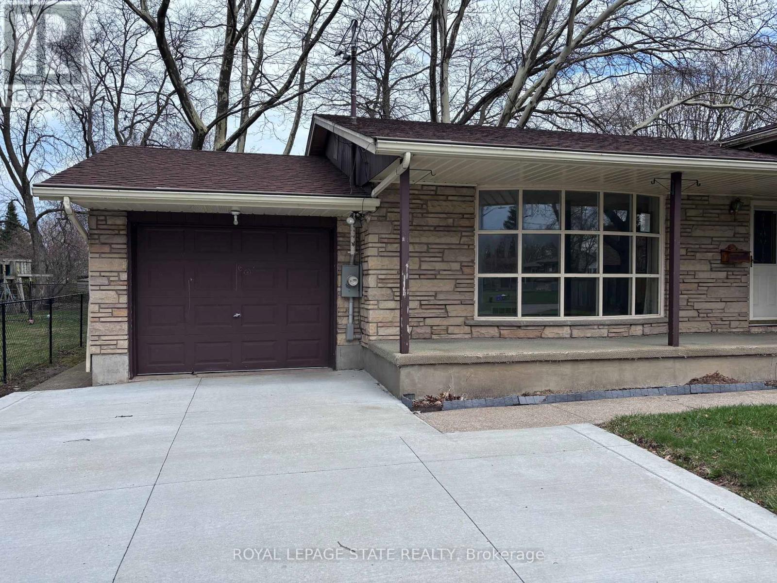 4 BEECHWOOD COURT - photo 4