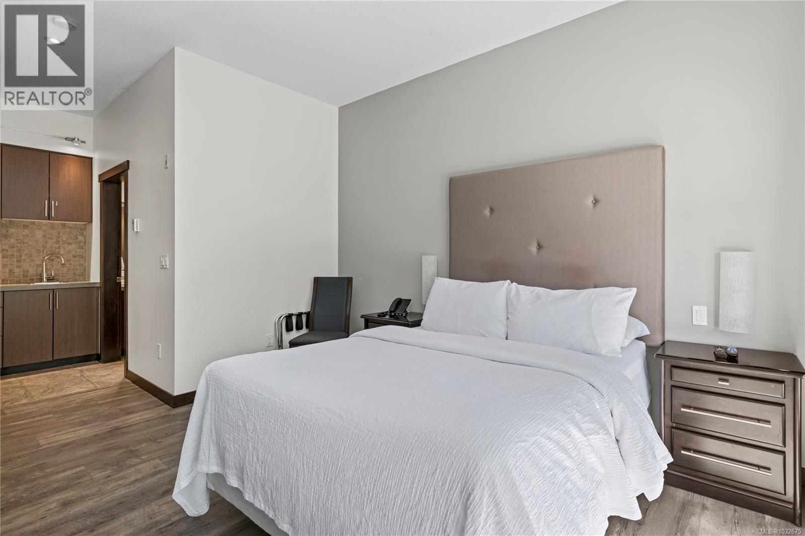 #114 1175 Resort Dr - 25