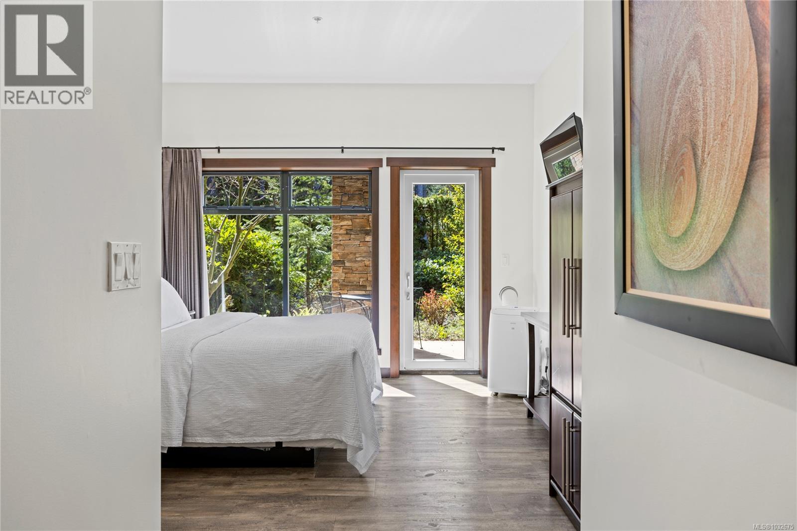 #114 1175 Resort Dr - 23