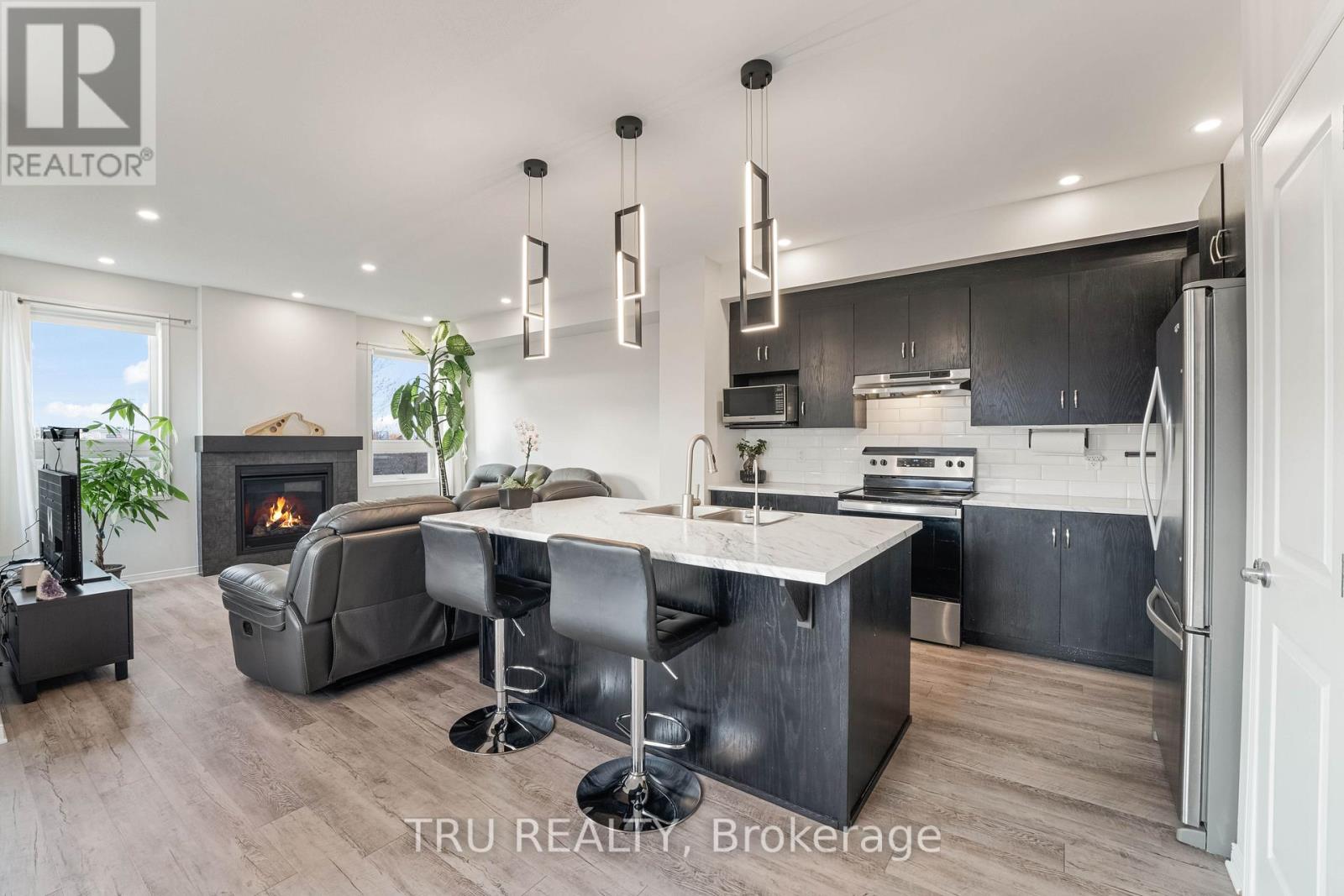 1 STOKES DRIVE — photo 10