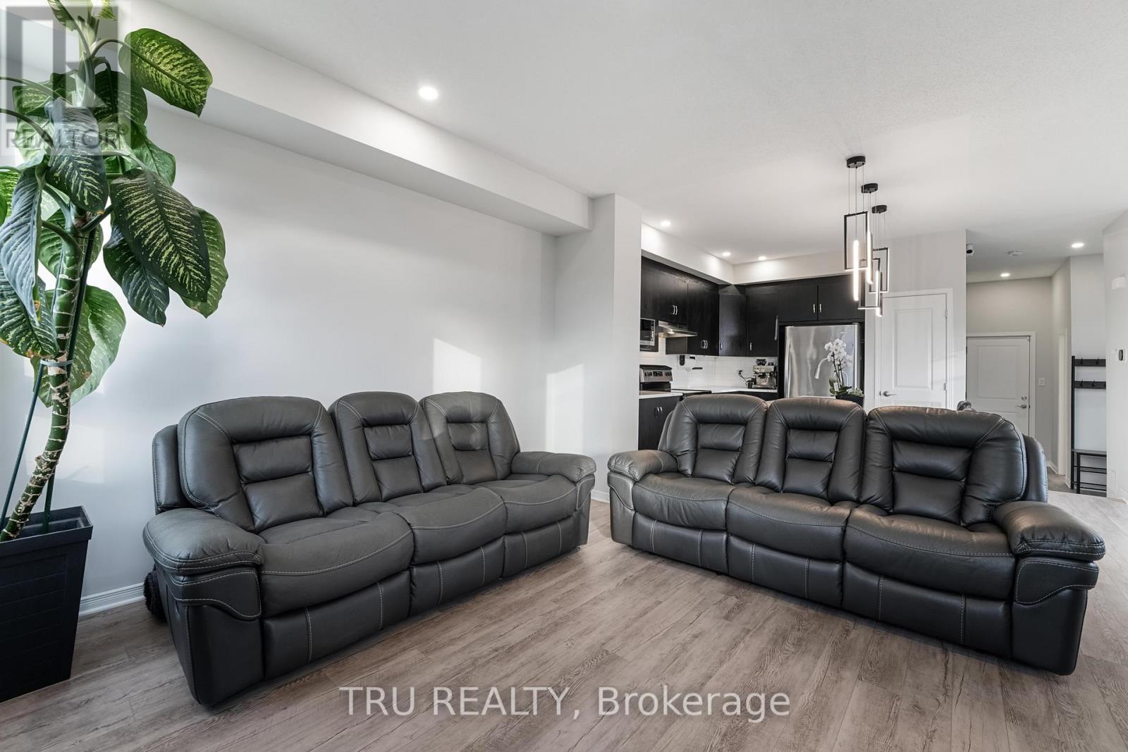 1 STOKES DRIVE — photo 18