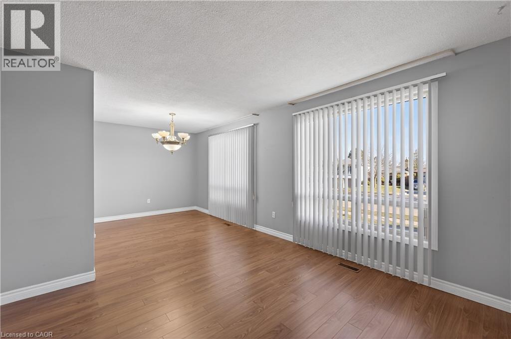 19 LYNWOOD Drive - 15