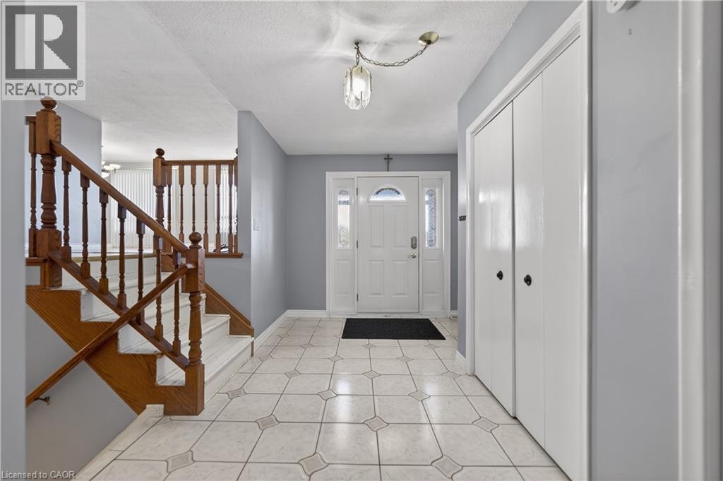 19 LYNWOOD Drive - 7