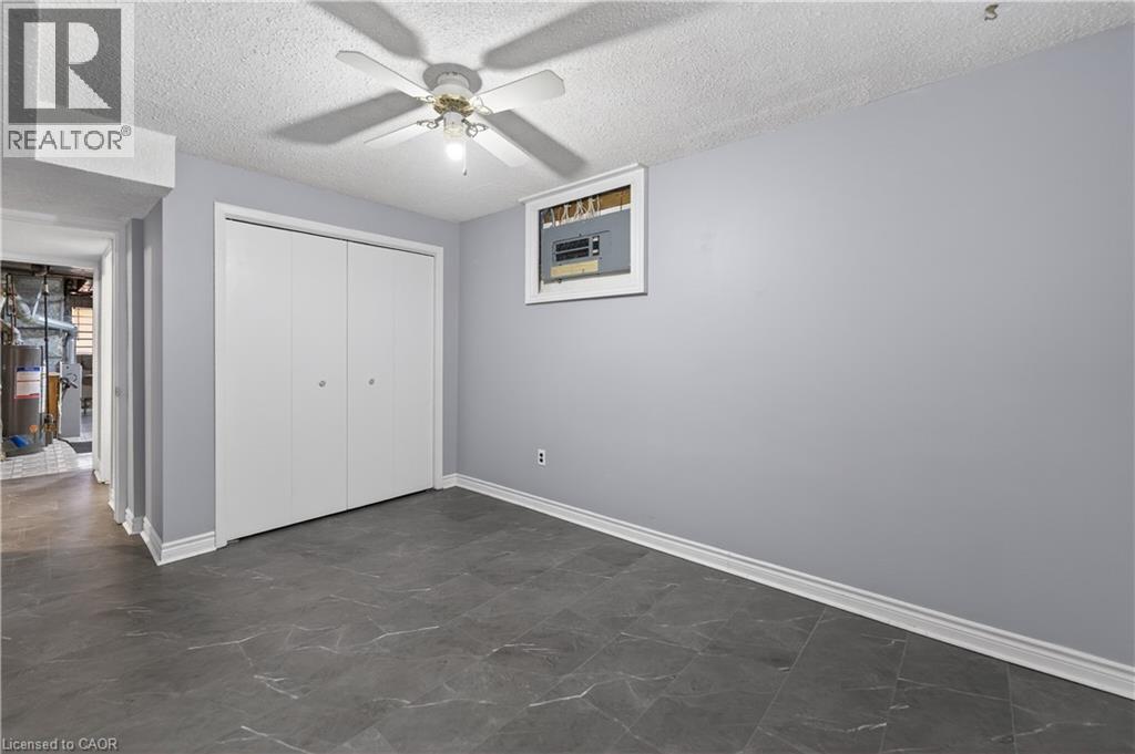 19 LYNWOOD Drive - 38
