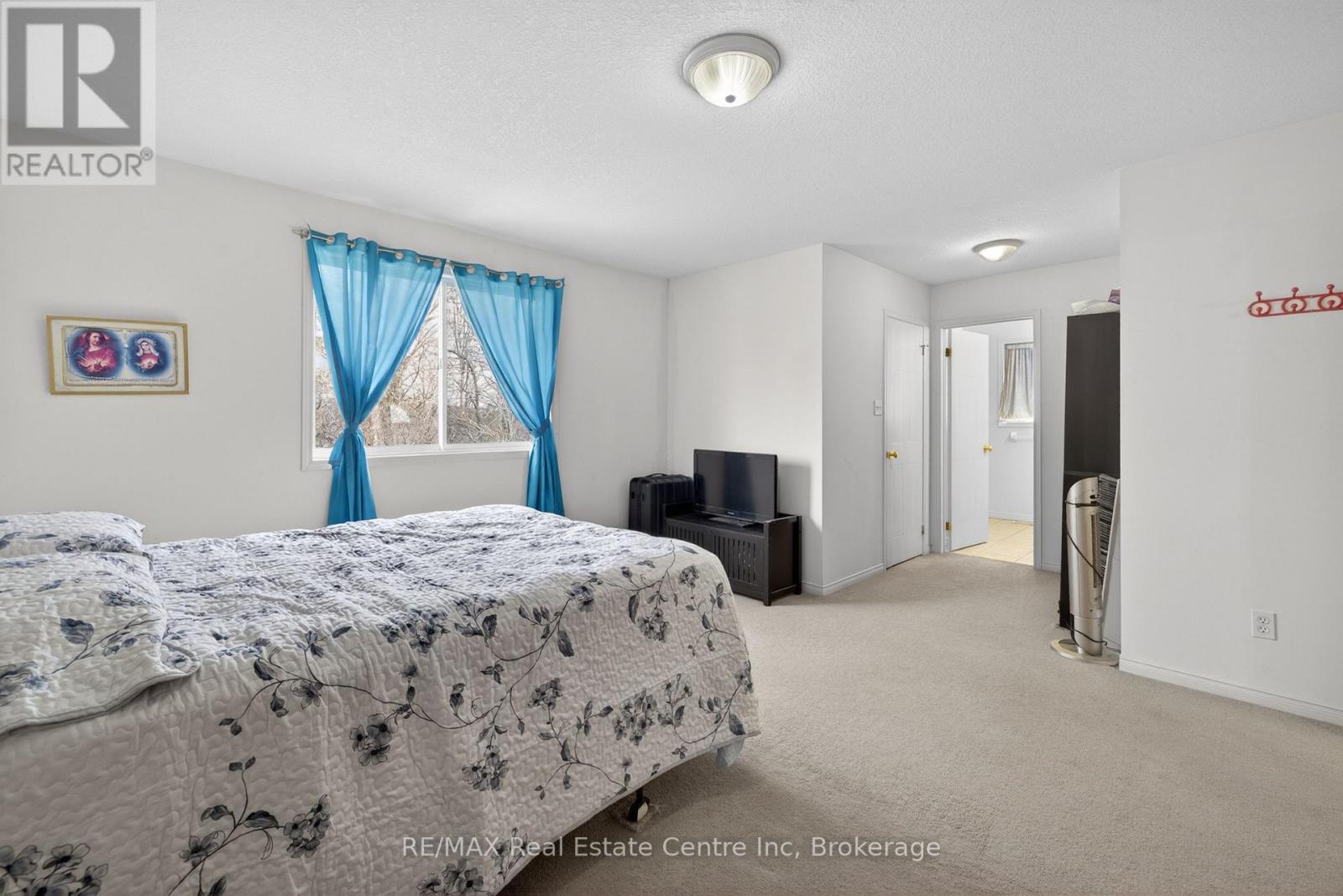 29 MILSON CRESCENT - 21