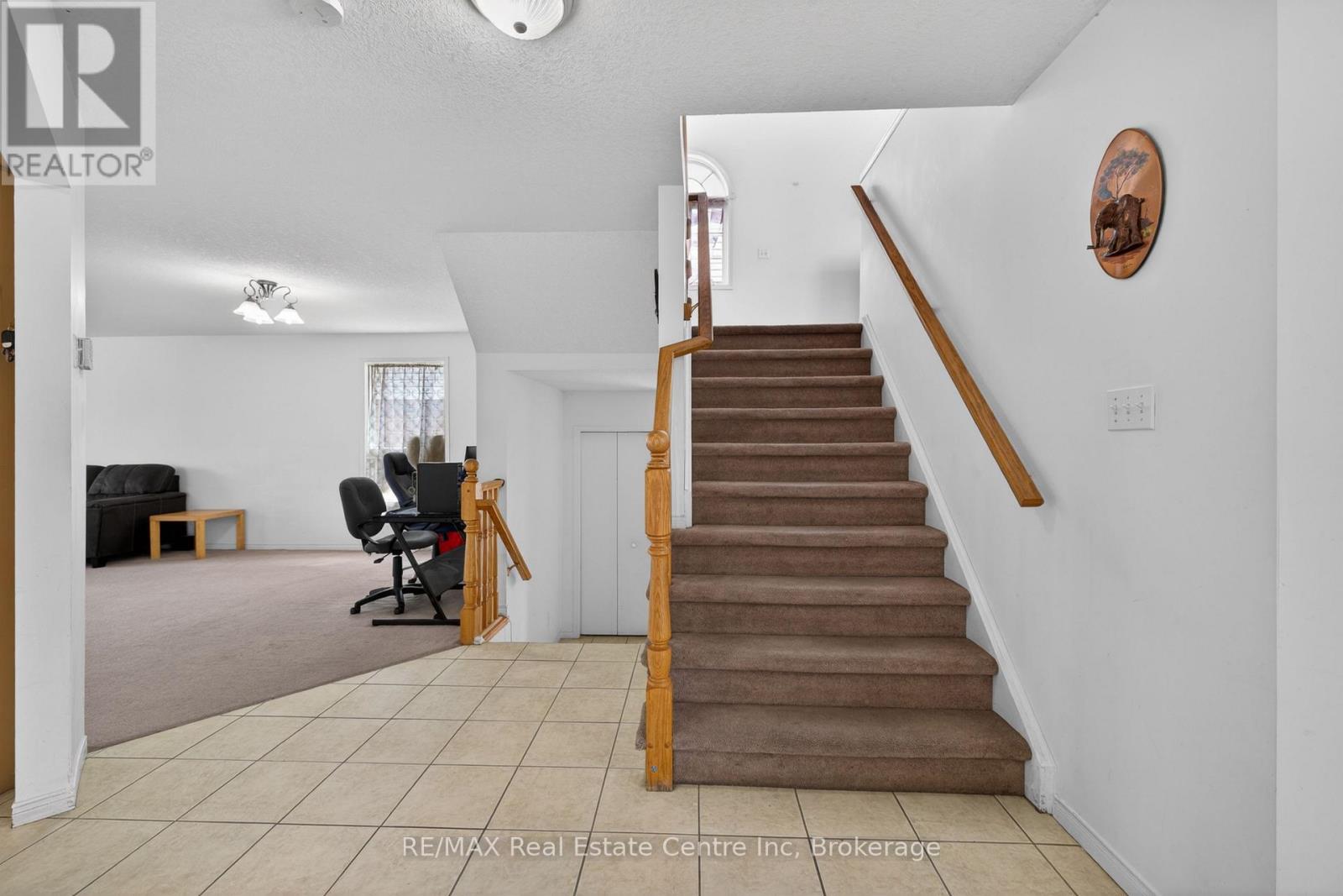 29 MILSON CRESCENT - 26