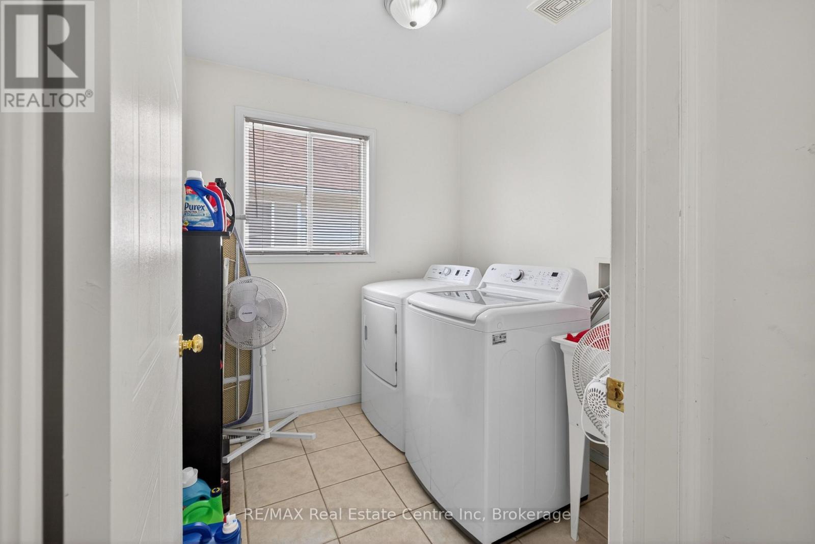 29 MILSON CRESCENT - 37