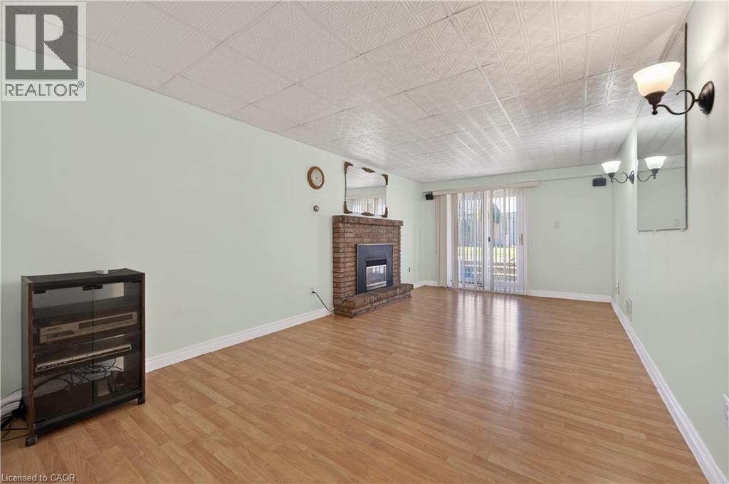 19 LYNWOOD Drive - 32