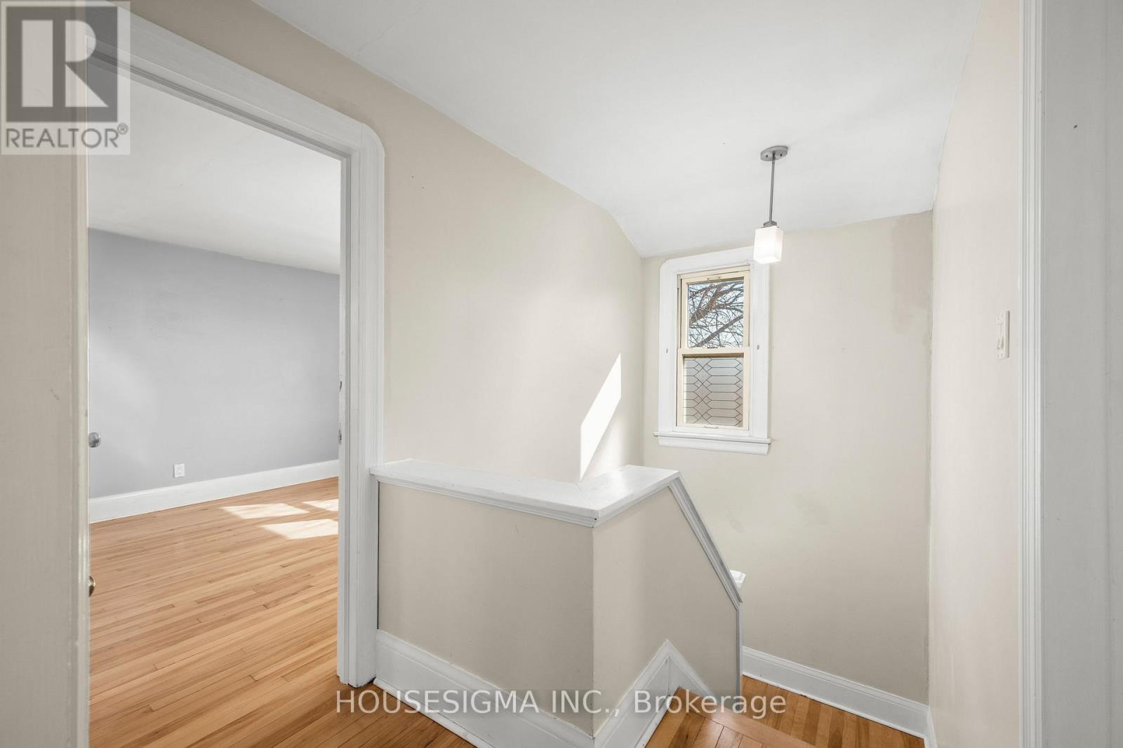 301 GIBBONS STREET - 17