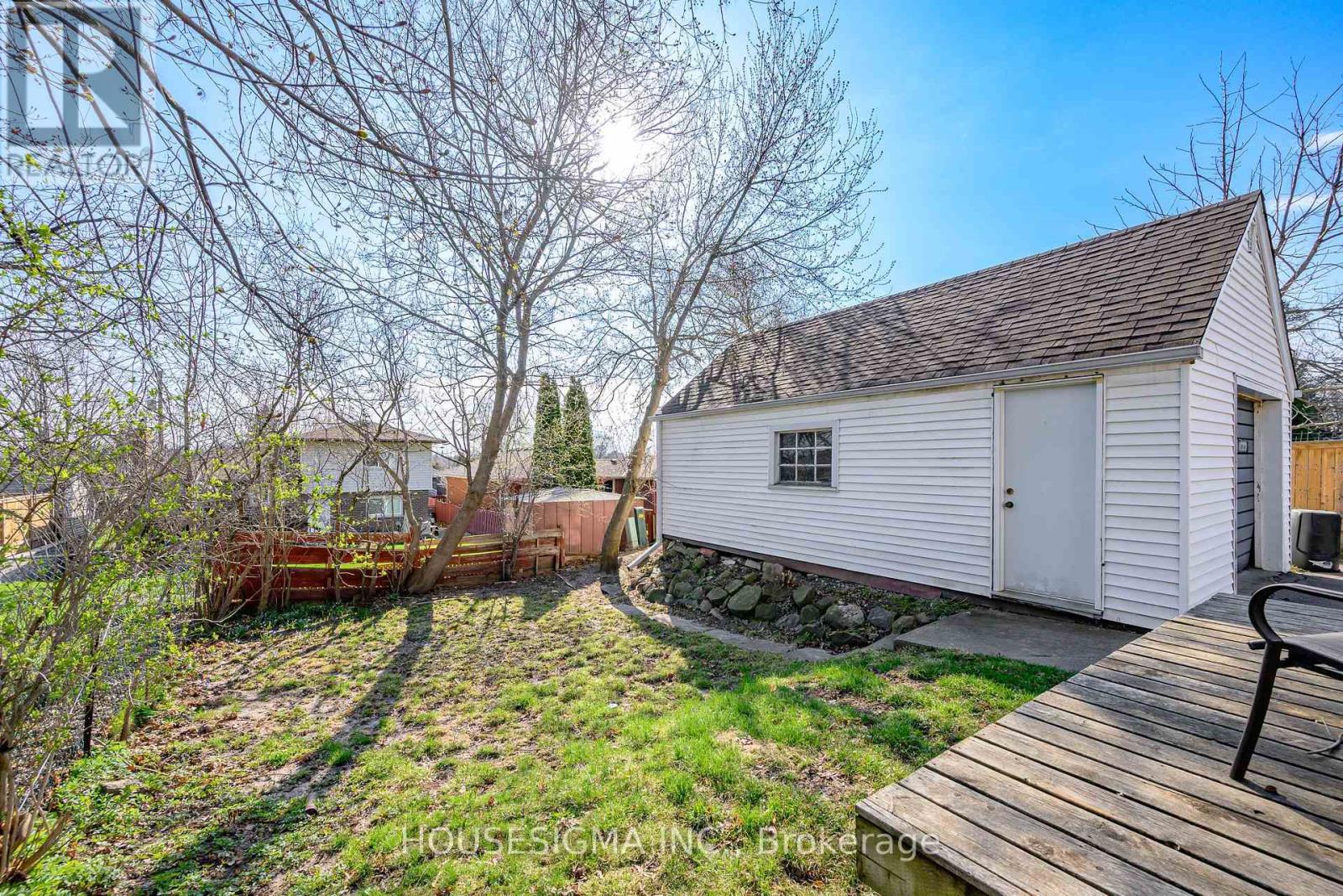 301 GIBBONS STREET - 26