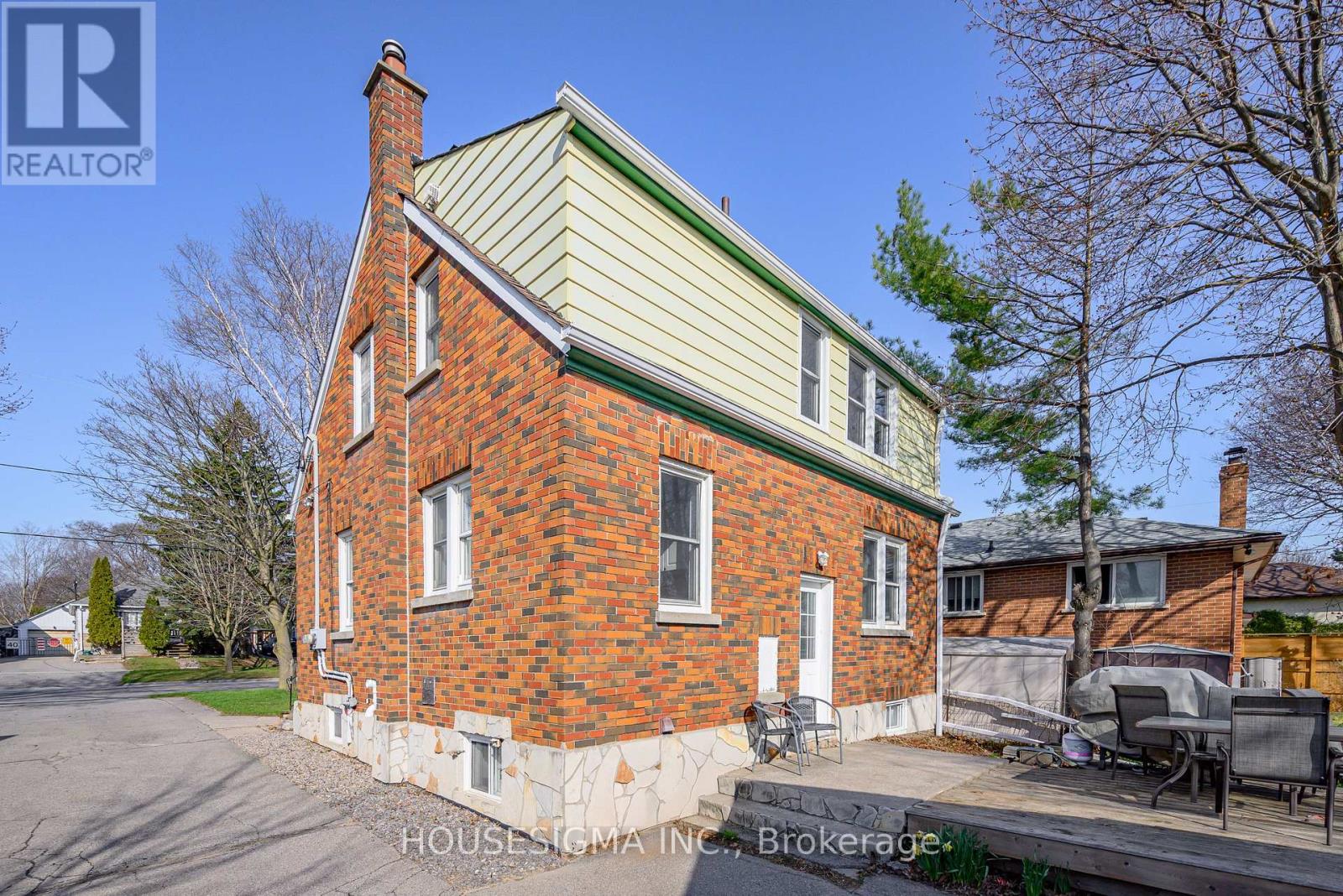 301 GIBBONS STREET - 27