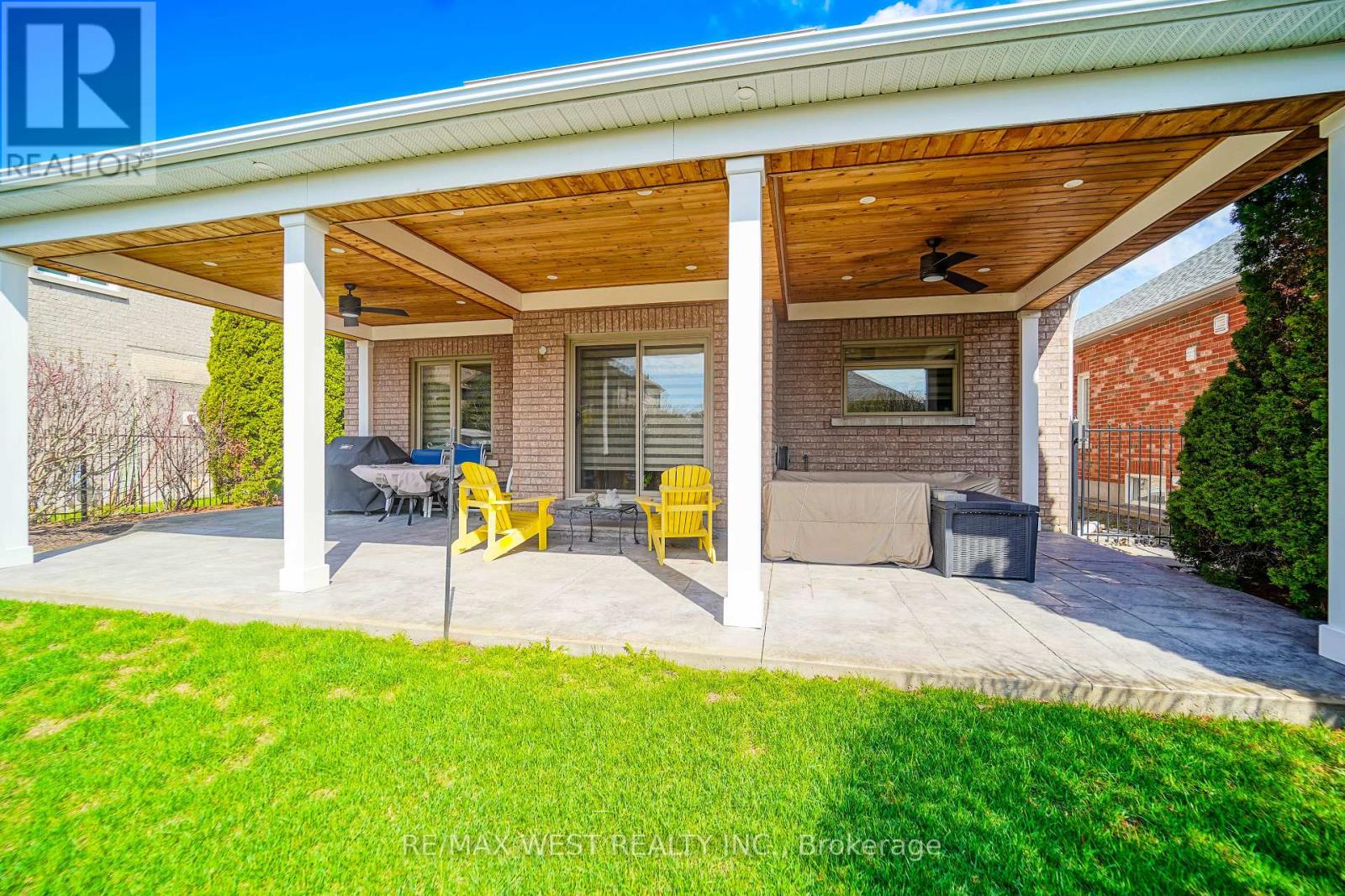 61 SHAWBRIDGE BOULEVARD — photo 17