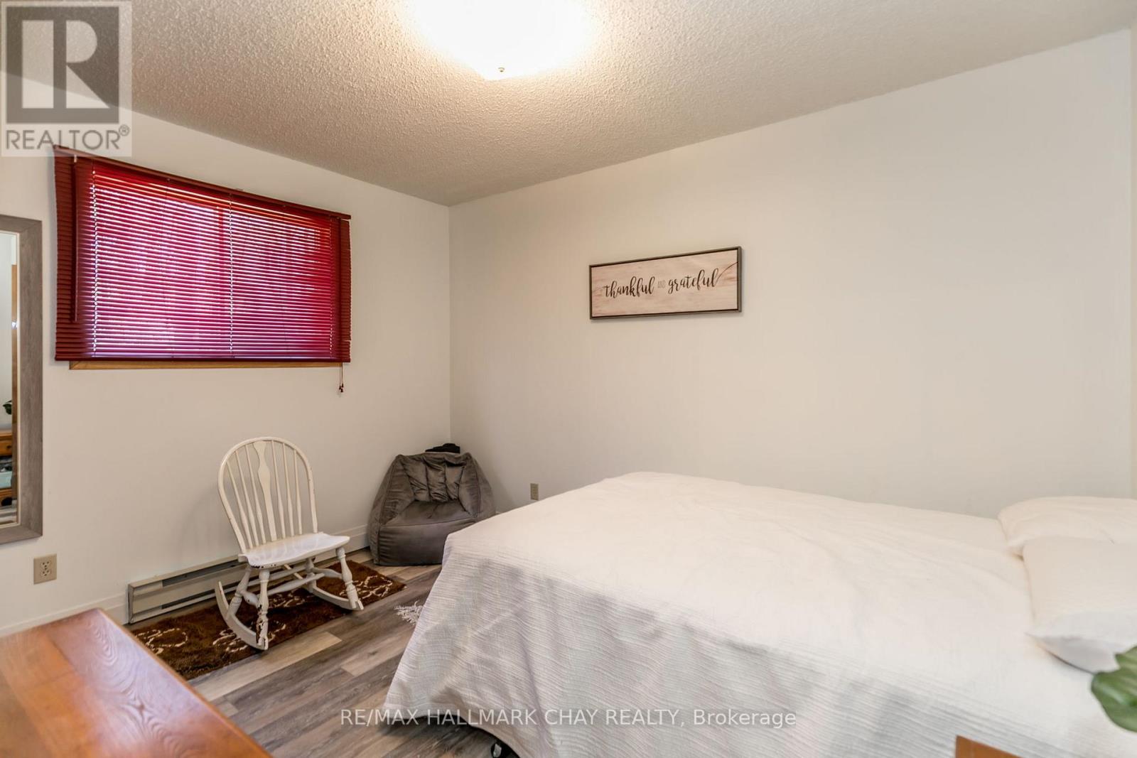 176 FARLAIN LAKE ROAD E - 21