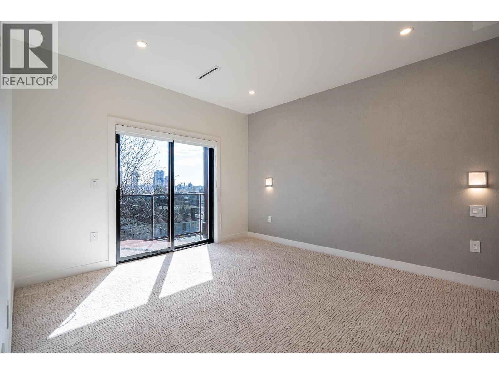 1 4875 ALBERT STREET — photo 3