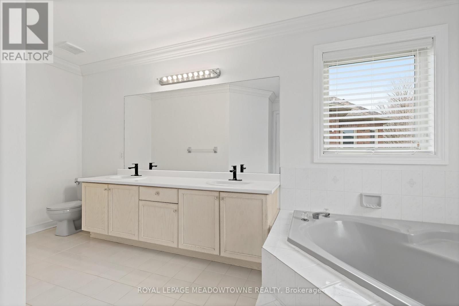 29 HAMILTON CRESCENT — photo 27