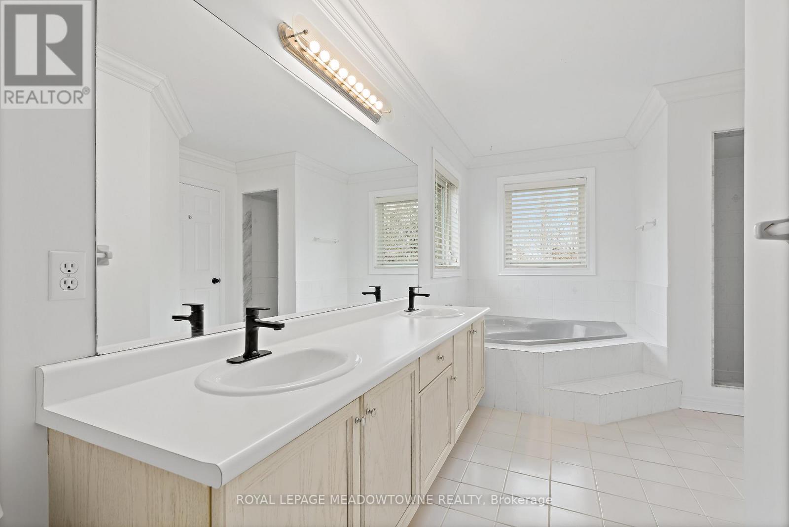 29 HAMILTON CRESCENT — photo 28