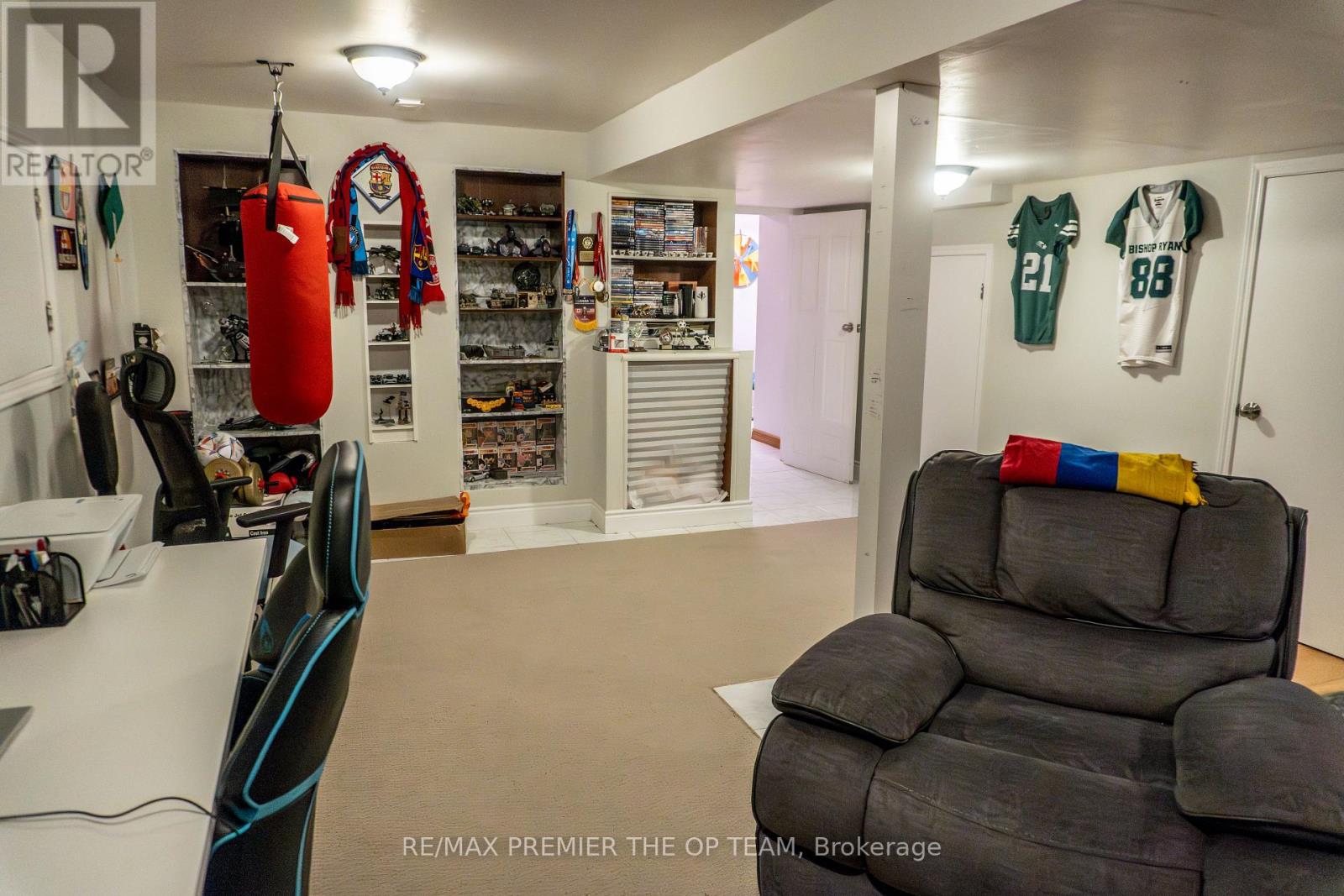 #3 255 MOUNT ALBION ROAD - 20