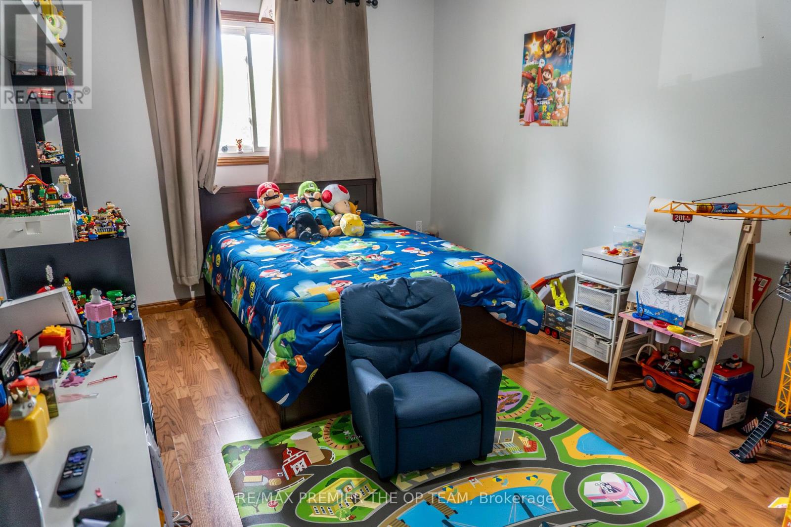 #3 255 MOUNT ALBION ROAD - 22