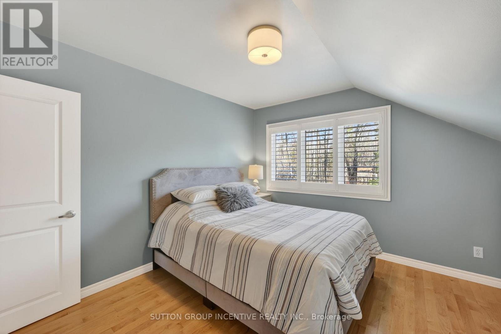 24 BRAMBEL ROAD - 32