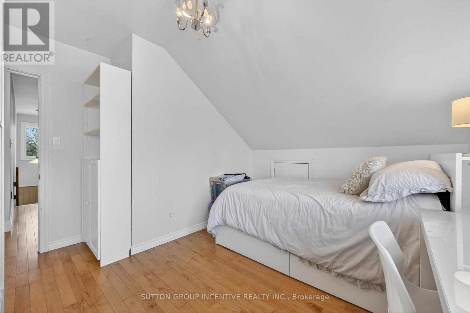 24 BRAMBEL ROAD - 34
