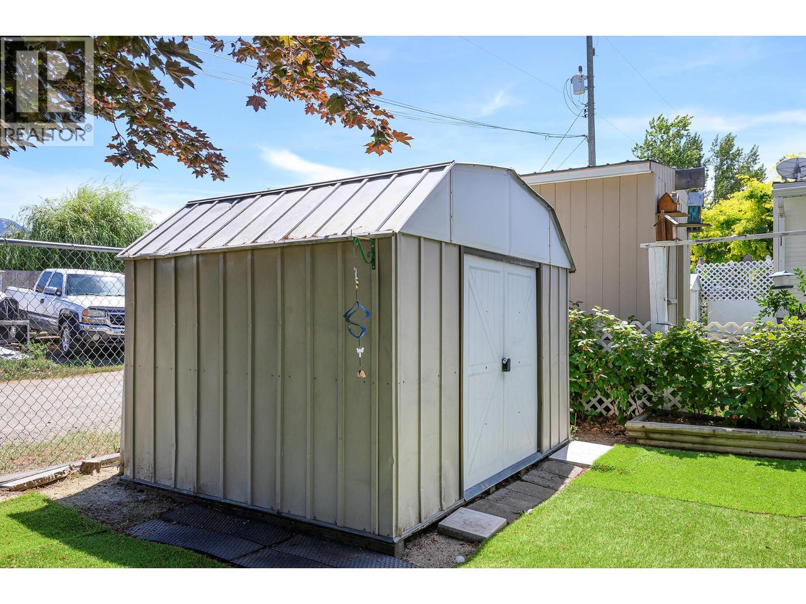 #30 2400 OAKDALE Way - 37