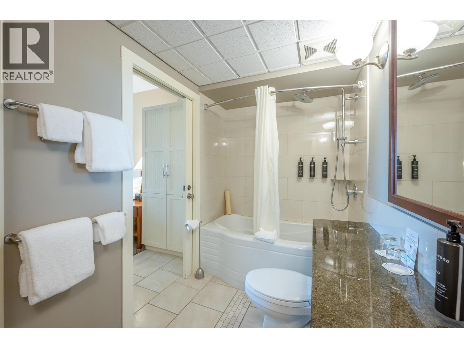 227 13011 Lakeshore Drive, Summerland