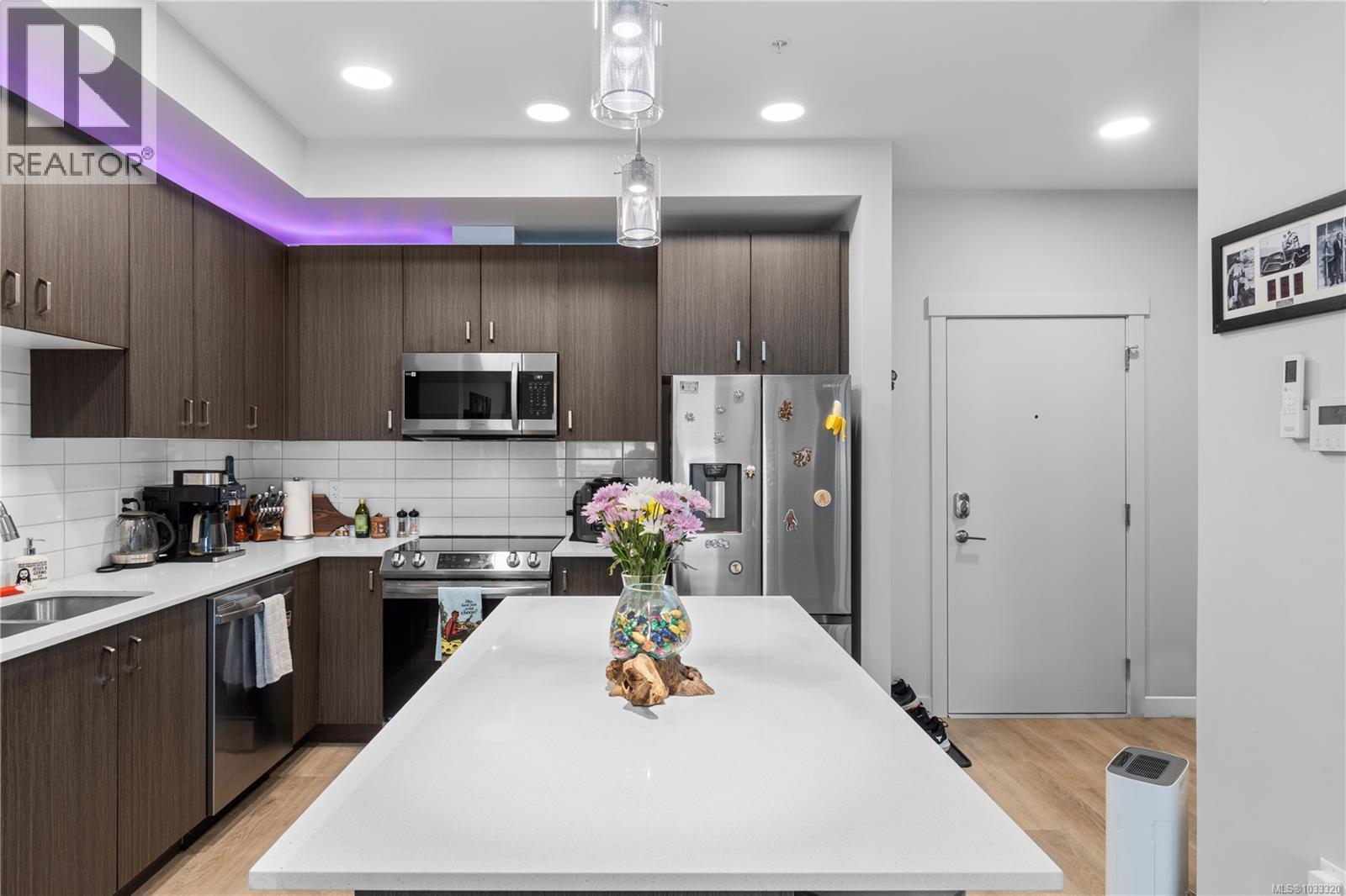 #302 164 Alberni Hwy - 16