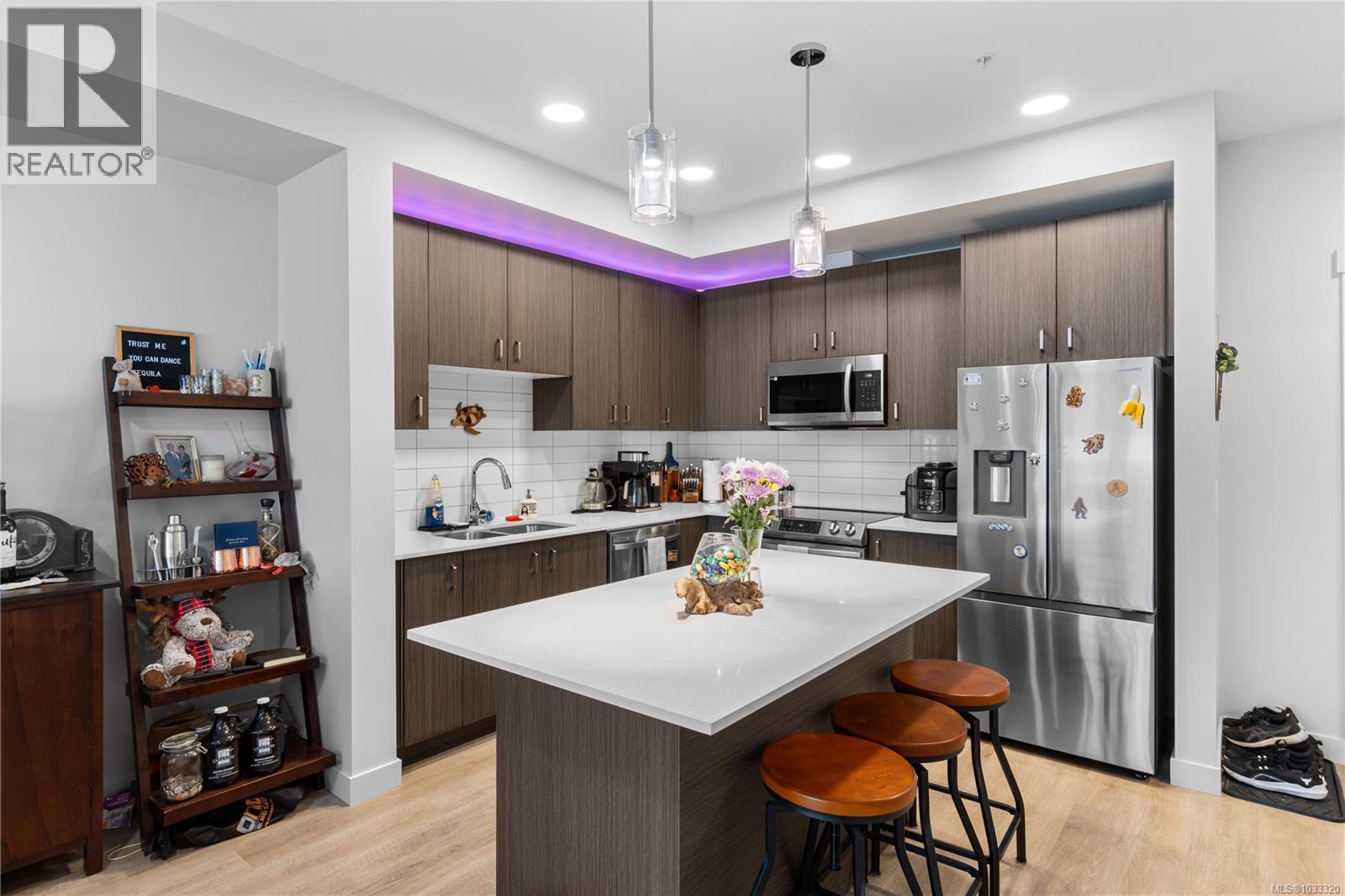 #302 164 Alberni Hwy - 17