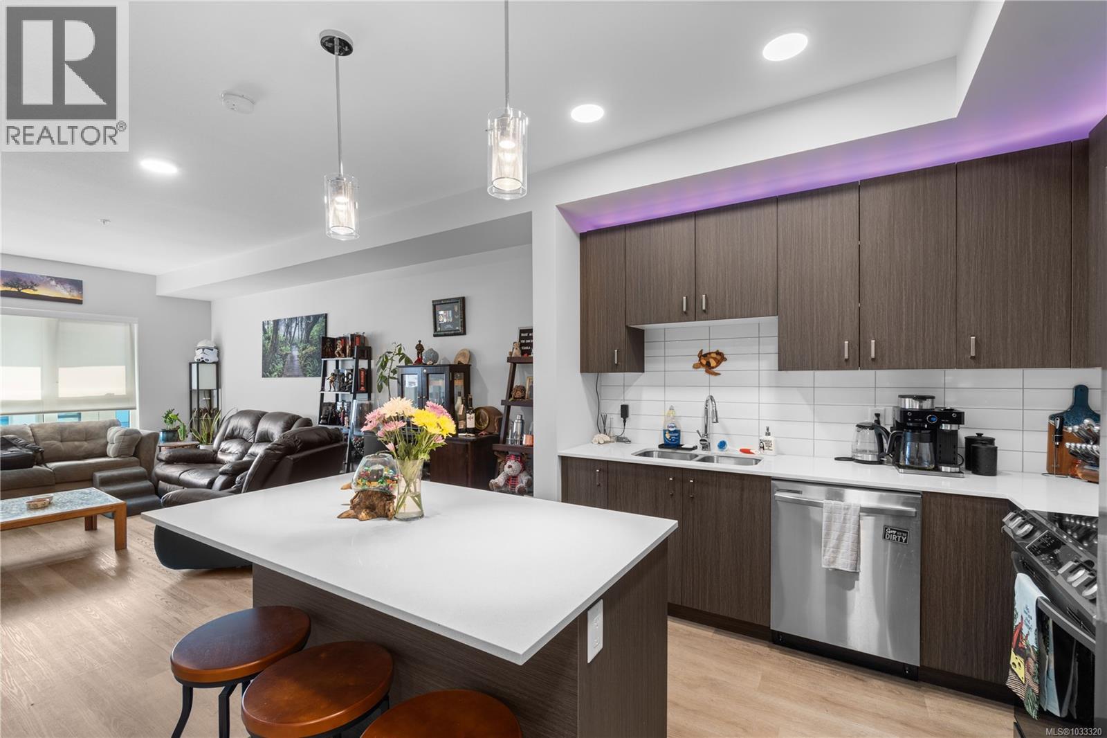 #302 164 Alberni Hwy - 18