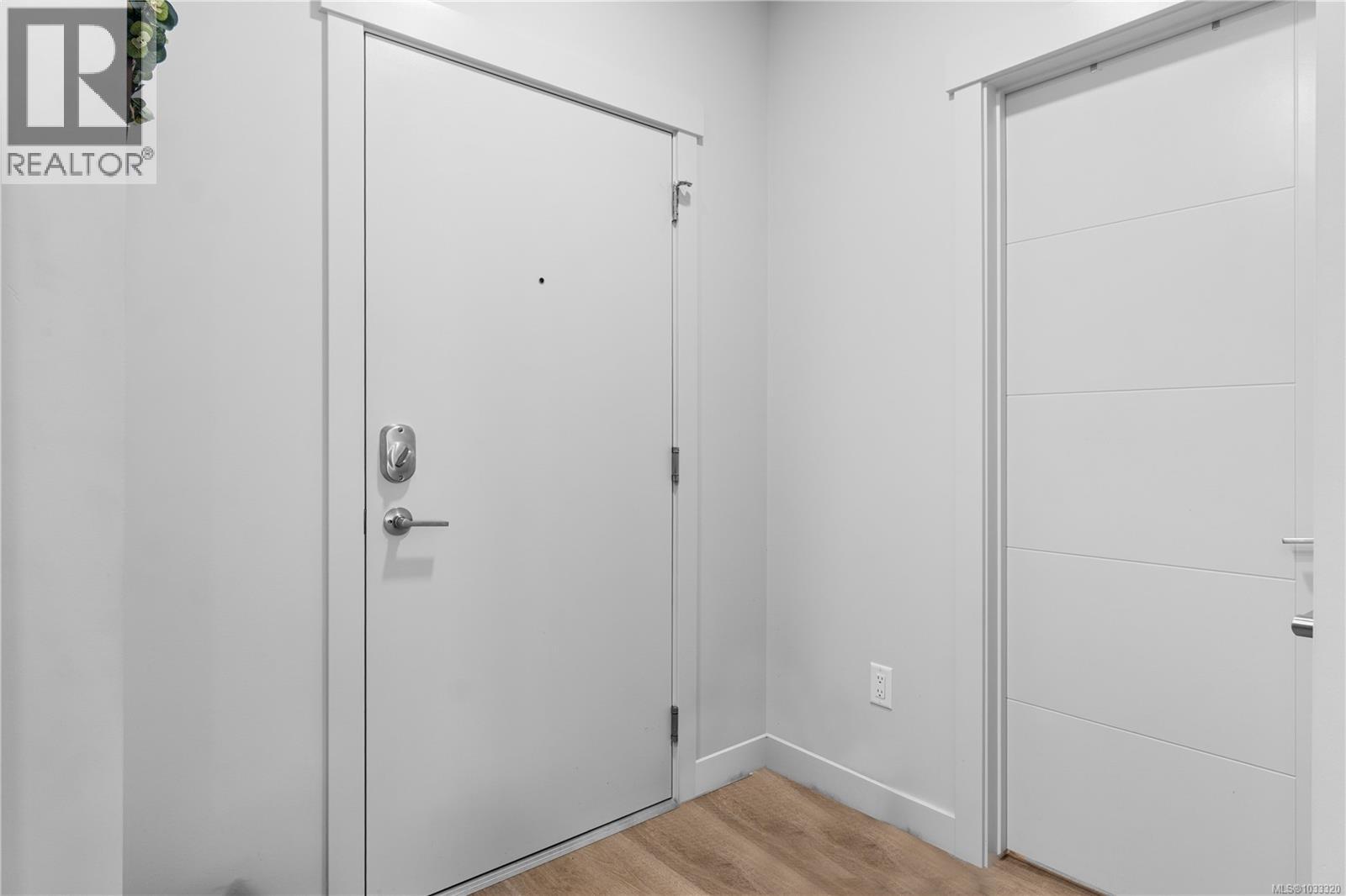 #302 164 Alberni Hwy - 22