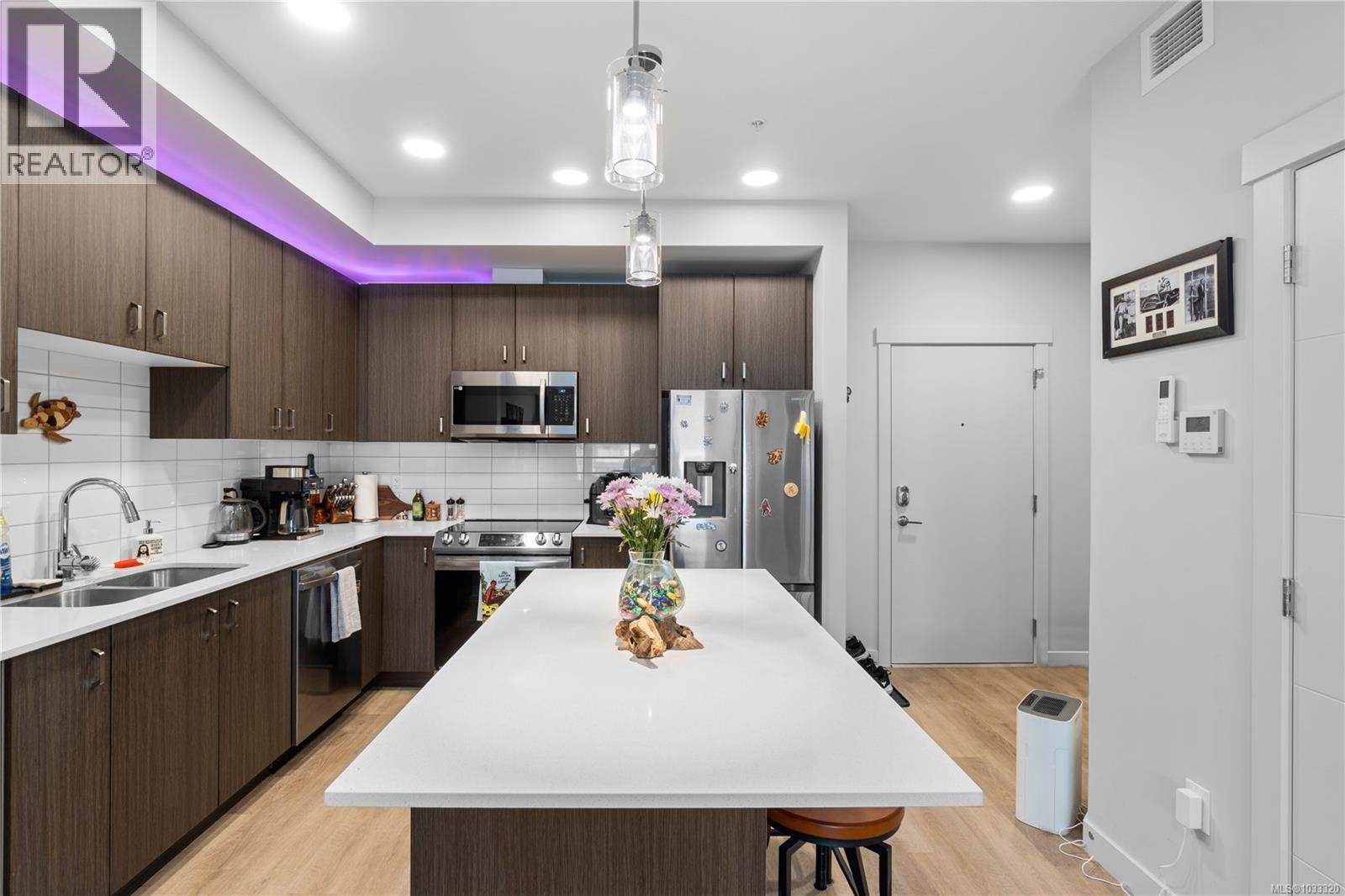 #302 164 Alberni Hwy - 4