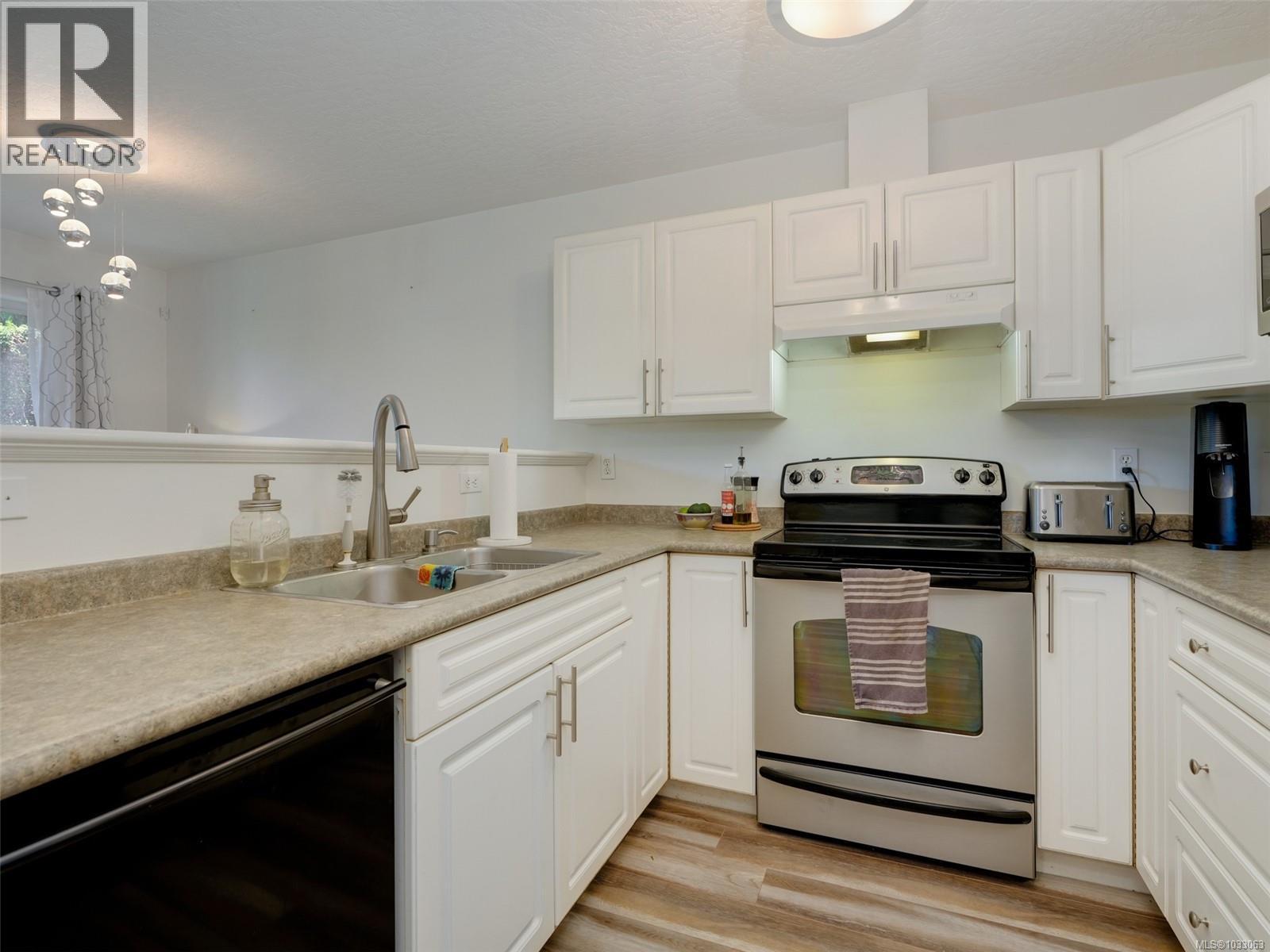 108 920 Dunford Avenue, Langford