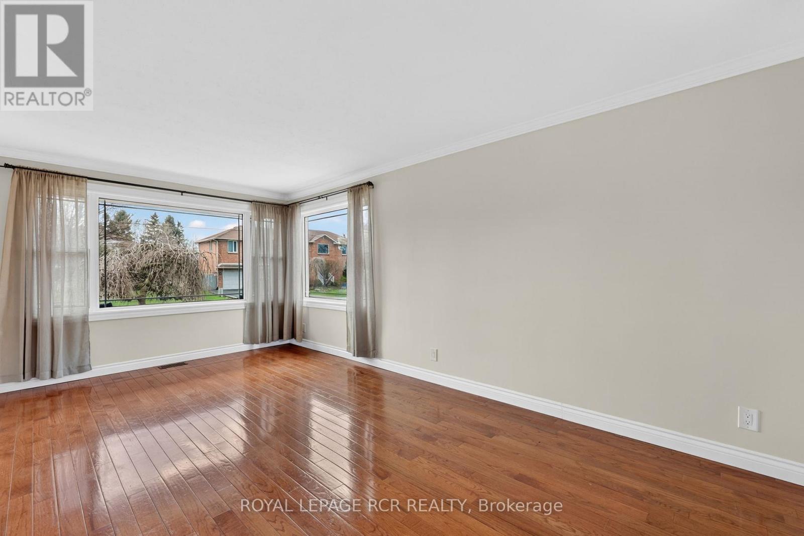 108 ALLAN STREET — photo 18