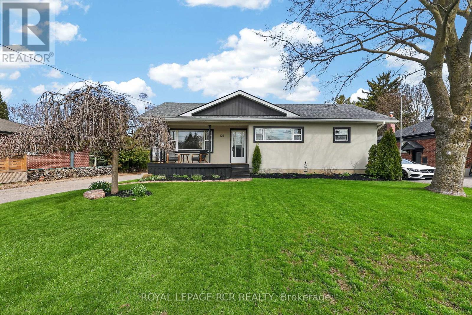 108 ALLAN STREET — photo 2