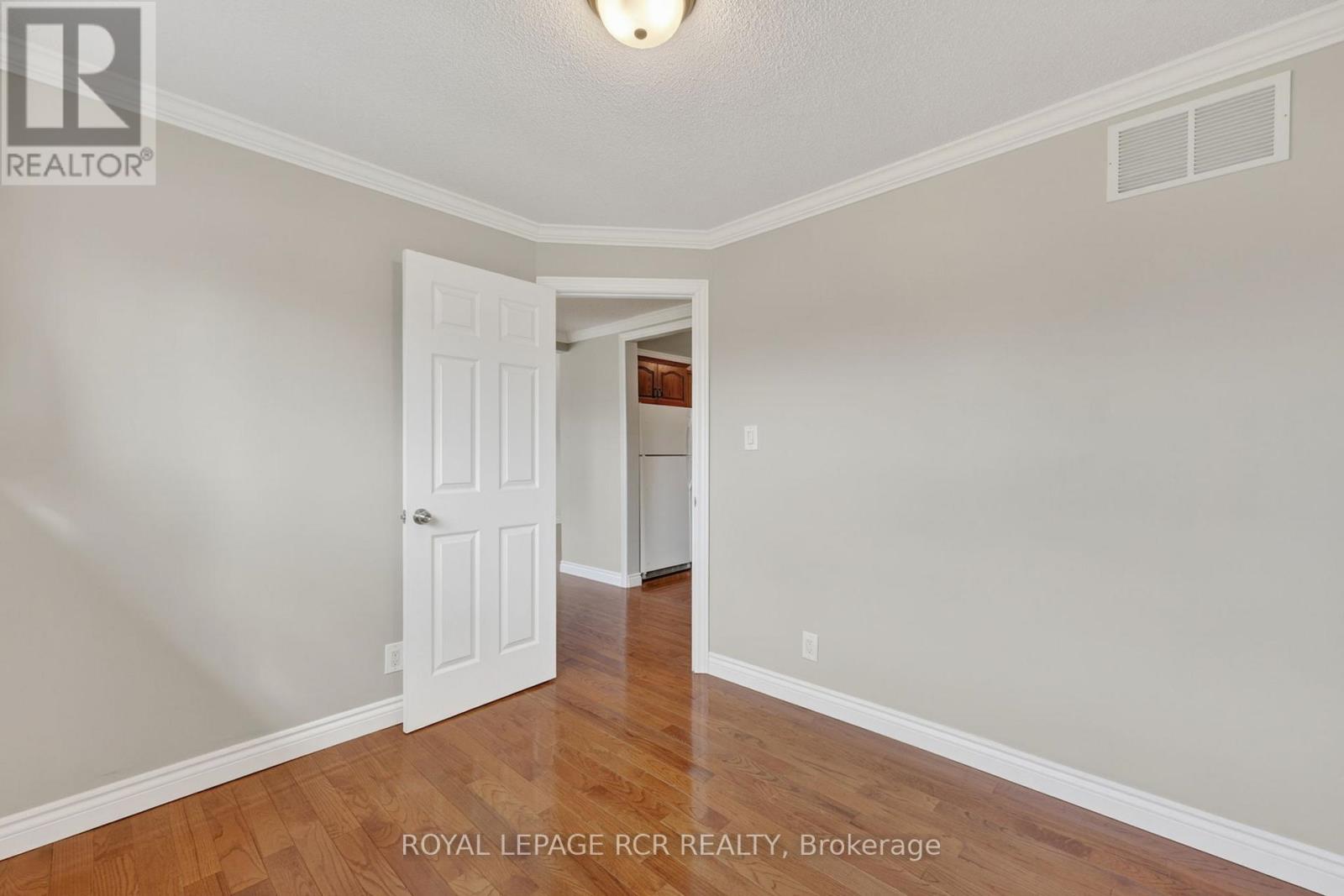 108 ALLAN STREET — photo 22
