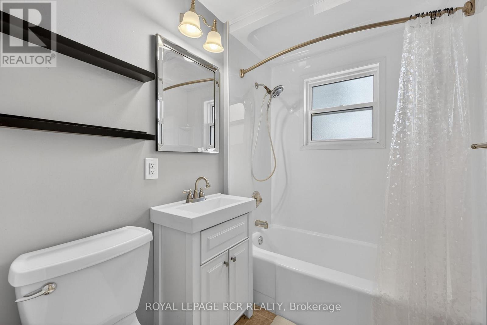 108 ALLAN STREET — photo 30