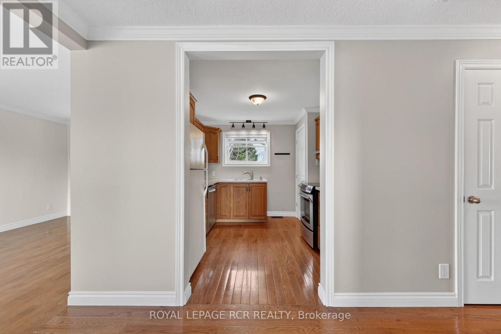 108 ALLAN STREET — photo 8