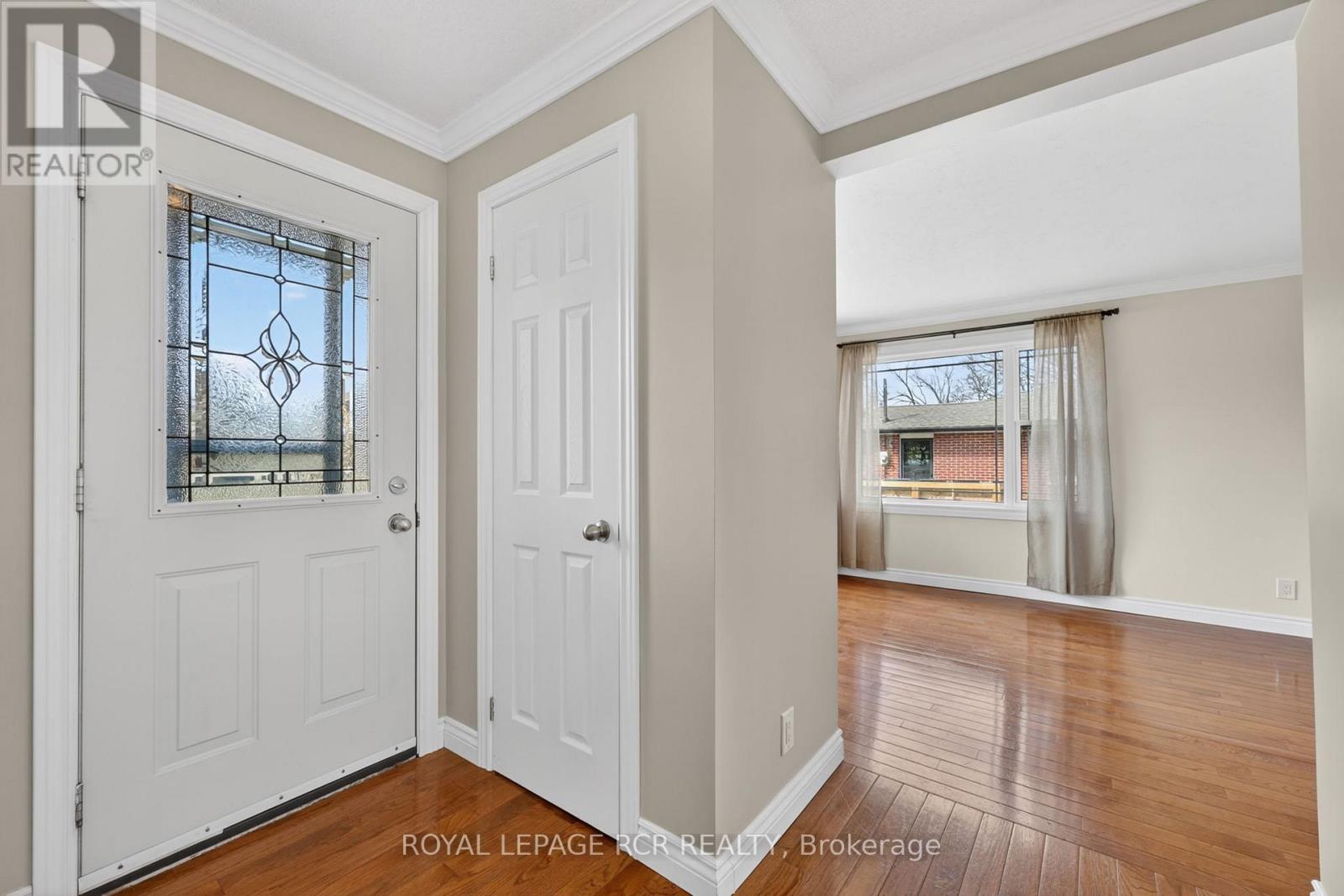 108 ALLAN STREET — photo 9