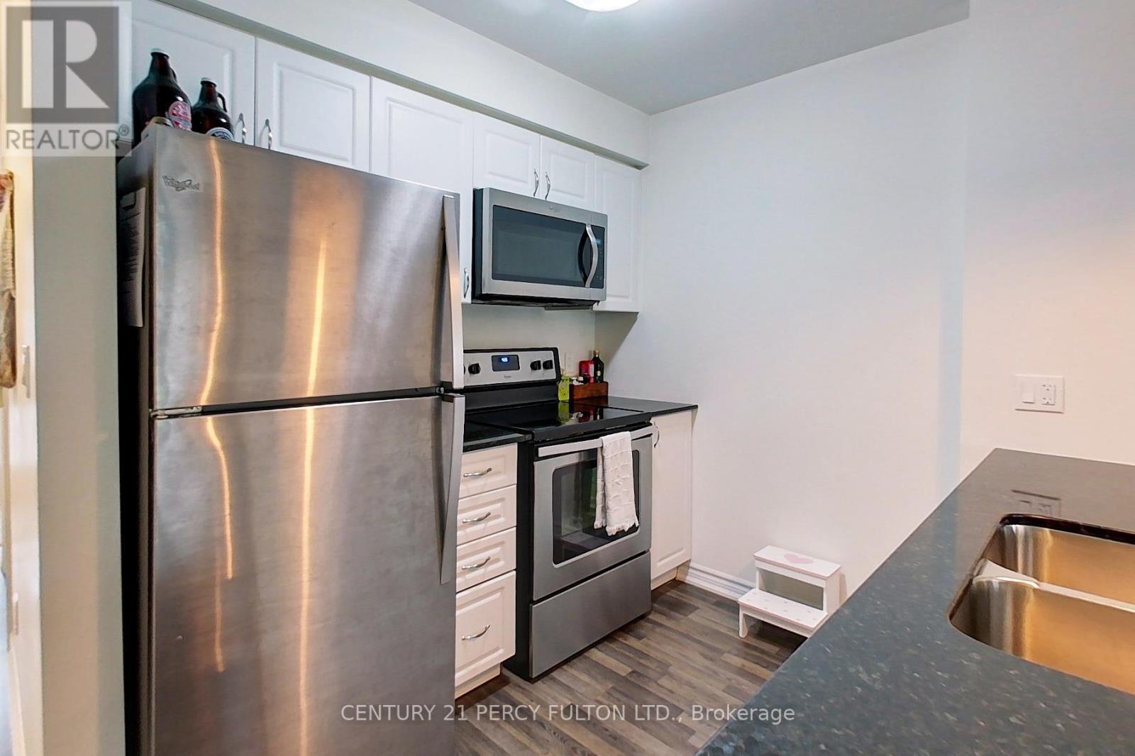 #107 2 COVE COURT - 18