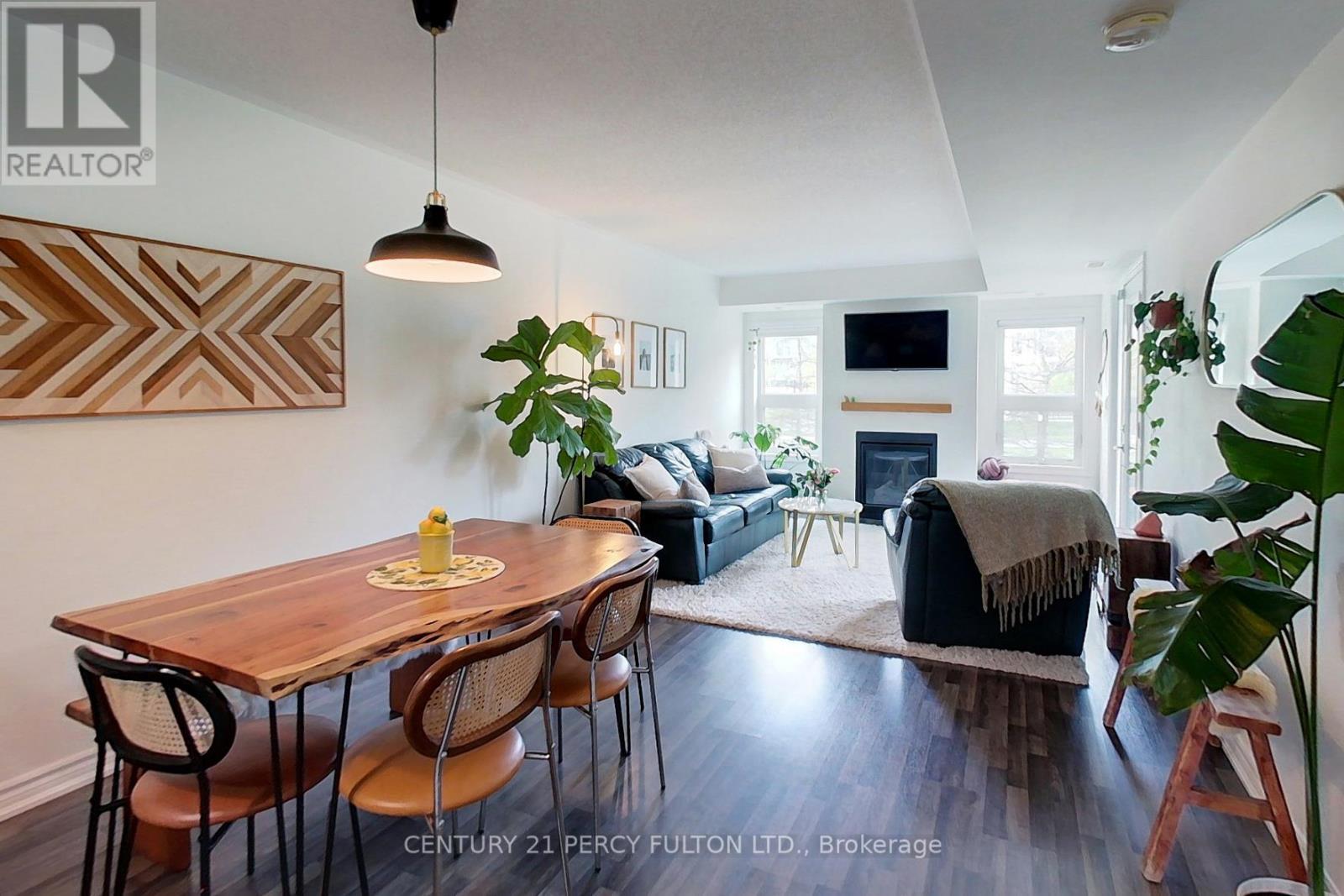 #107 2 COVE COURT - 21